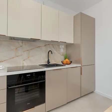 Exclusive Martina With Free Parking Close To And Pier By Renters Apartment Sopot