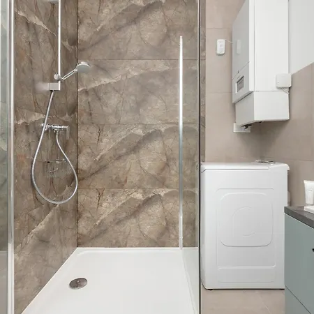 Exclusive Martina With Free Parking Close To And Pier By Renters *